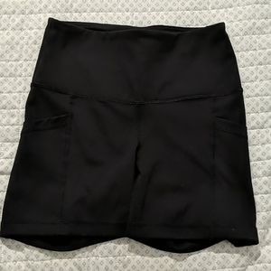 Yogalicious High Rise 5" seam Shorts XS